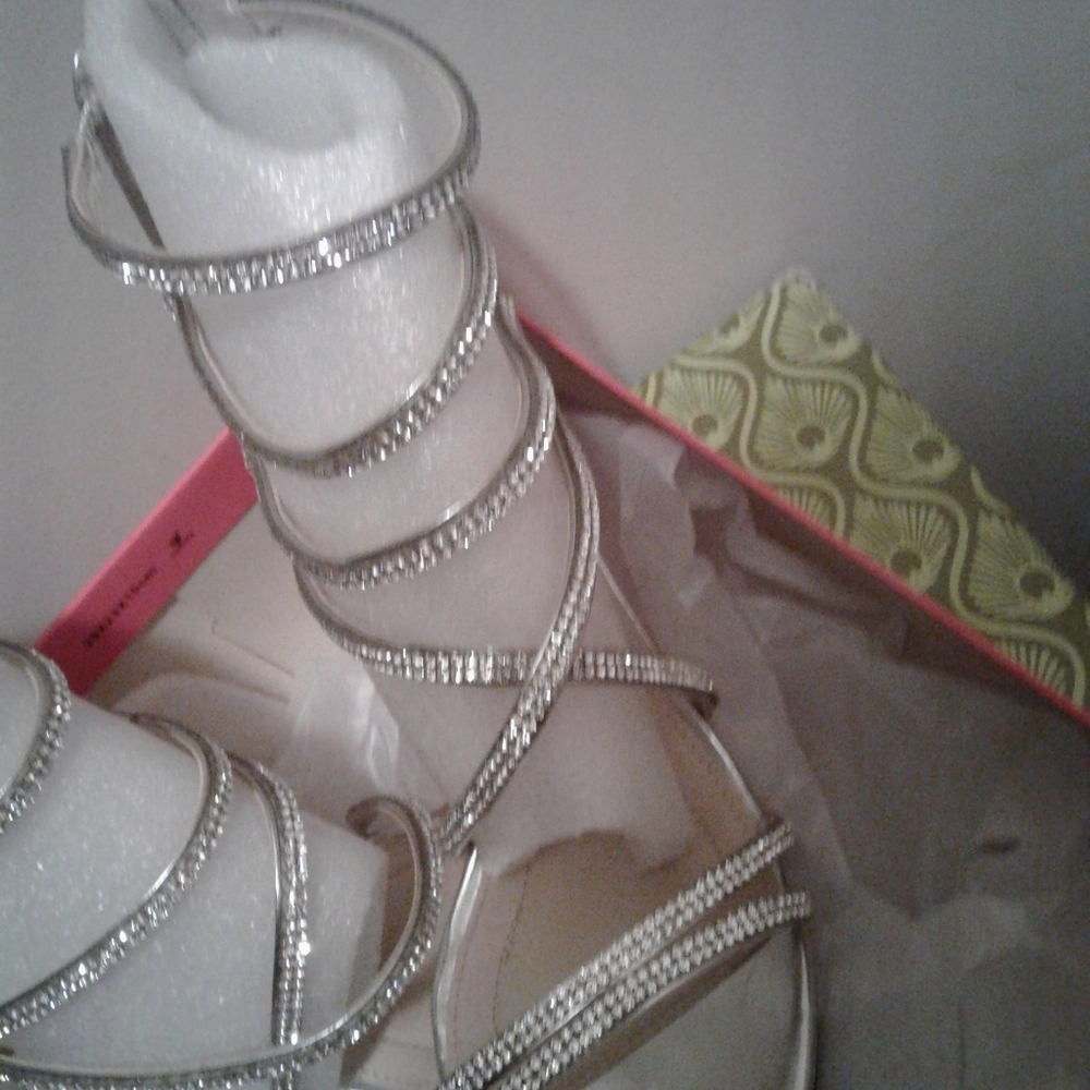 Shoes - Picture 5 of 5